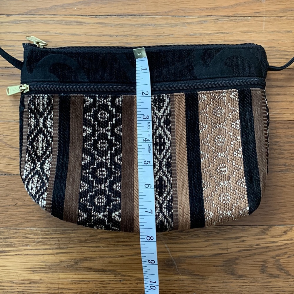 👜 Danny K of Beverly Hills brown/black fabric purse with adjustable strap. - Picture 10 of 11